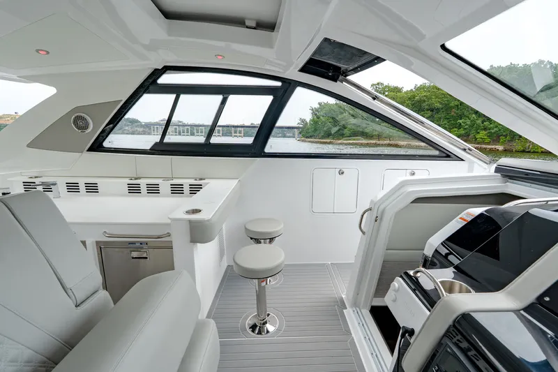 Slide: The Image of Cruisers 42 GLS Outboard 2027 - 30