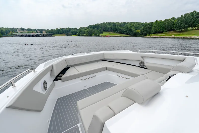 Slide: The Image of Cruisers 42 GLS Outboard 2027 - 35