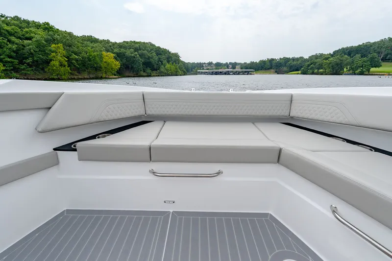 Slide: The Image of Cruisers 42 GLS Outboard 2027 - 37