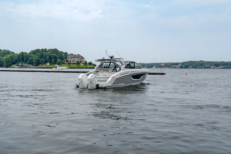 Slide: The Image of Cruisers 42 GLS Outboard 2027 - 7