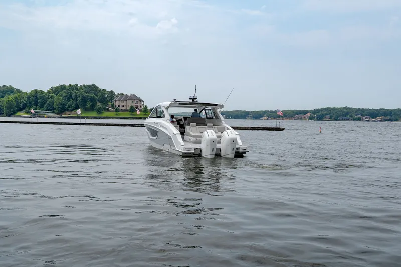 Slide: The Image of Cruisers 42 GLS Outboard 2027 - 6
