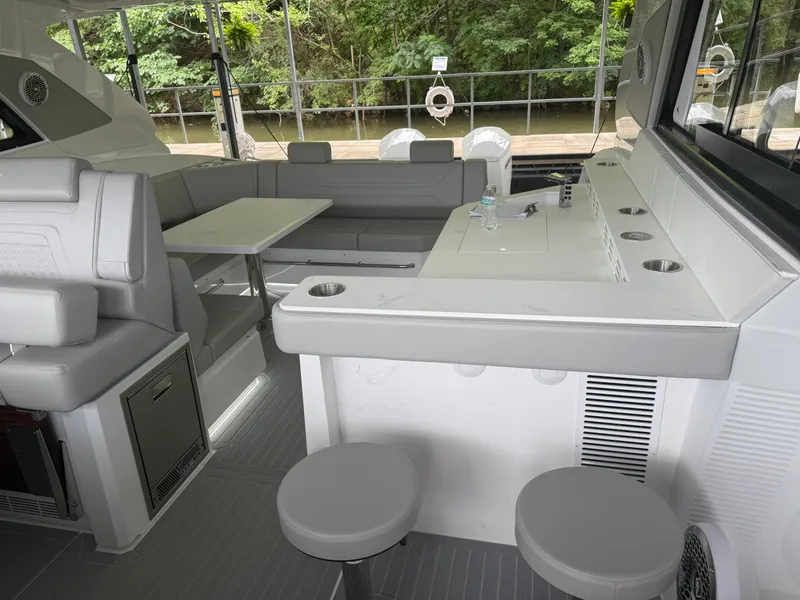 Slide: The Image of Cruisers 42 GLS Outboard 2027 - 16