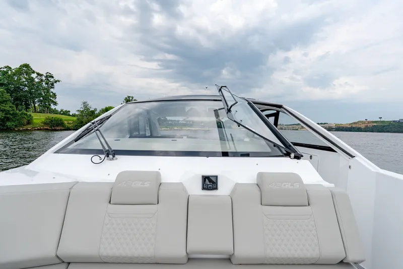 Slide: The Image of Cruisers 42 GLS Outboard 2027 - 39
