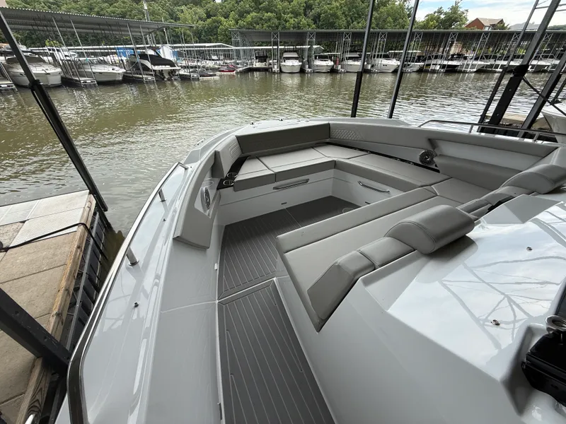 Slide: The Image of Cruisers 42 GLS Outboard 2027 - 9