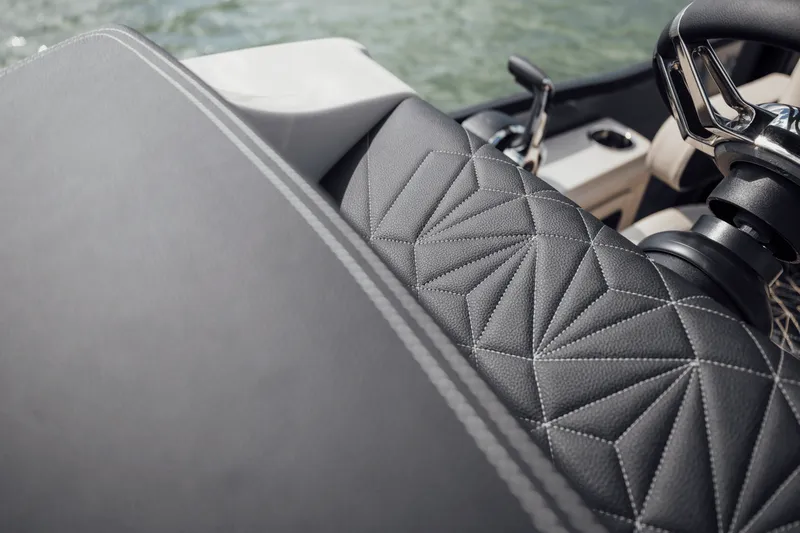 Slide: The Image of Harris 230 Grand Mariner 2026 - 62