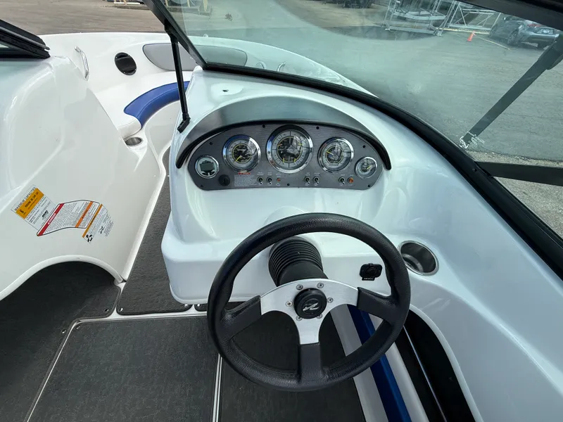 Slide: The Image of Sea Ray 205SP SS TR 2012 - 11