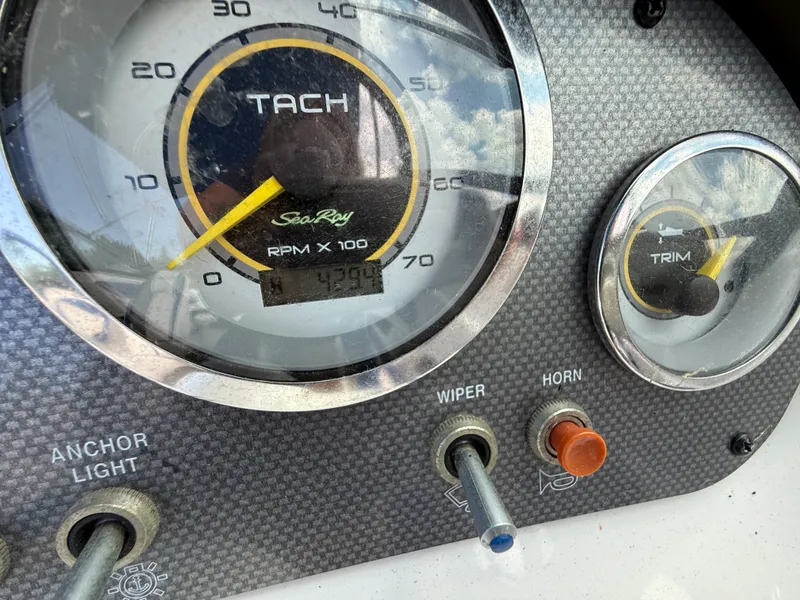 Slide: The Image of Sea Ray 205SP SS TR 2012 - 12