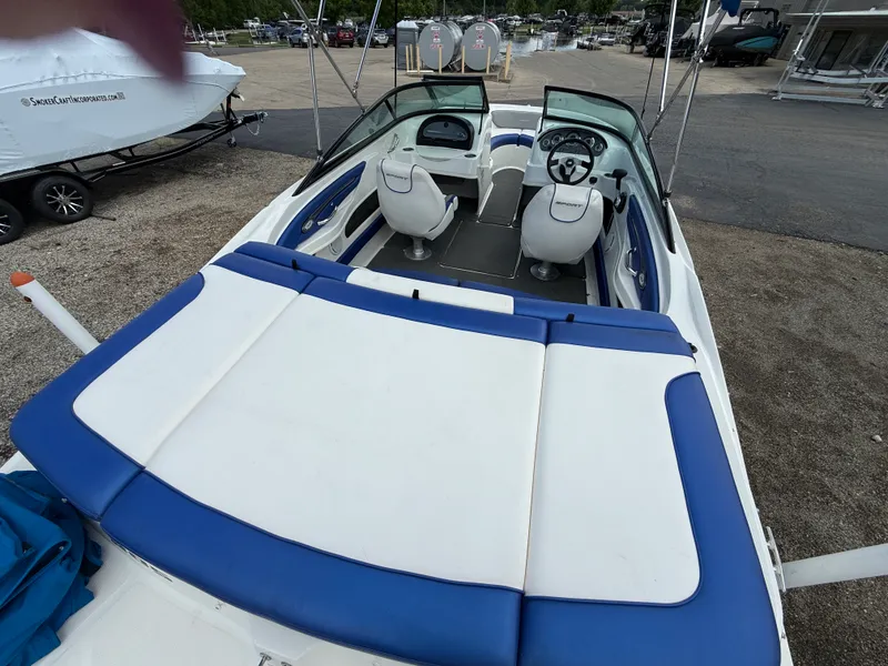 Slide: The Image of Sea Ray 205SP SS TR 2012 - 3