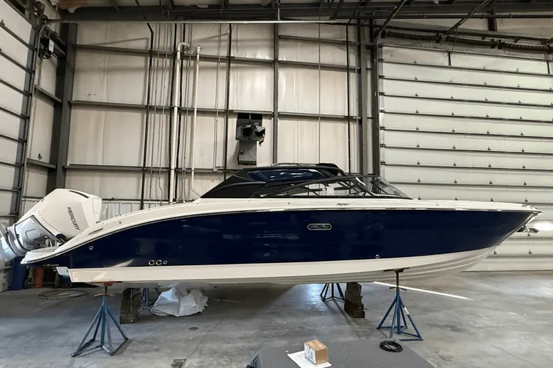 Slide: The Image of Sea Ray SDX 270 Outboard 2025 - 1