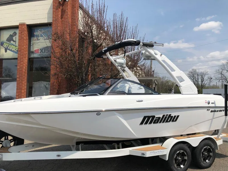 Slide: The Image of Malibu Wakesetter 20 VTX 2019 - 0