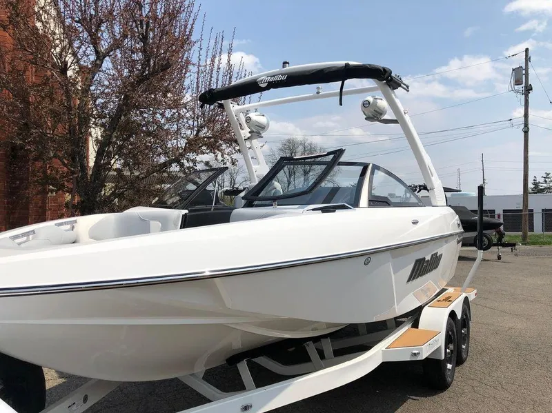 Slide: The Image of Malibu Wakesetter 20 VTX 2019 - 1