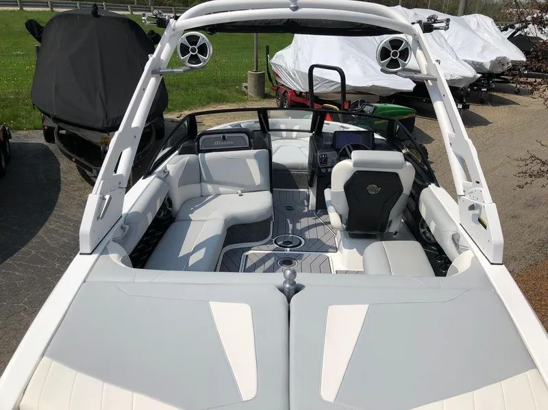 Slide: The Image of Malibu Wakesetter 20 VTX 2019 - 12