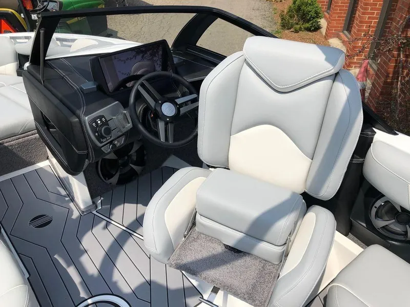 Slide: The Image of Malibu Wakesetter 20 VTX 2019 - 18