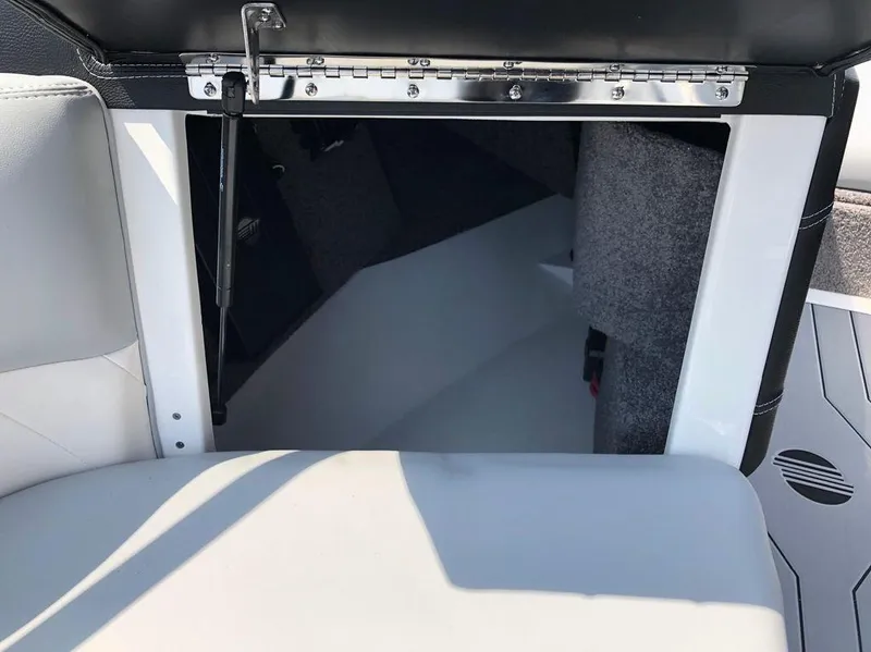 Slide: The Image of Malibu Wakesetter 20 VTX 2019 - 21