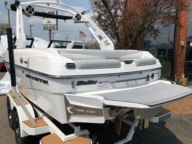 Slide: The Image of Malibu Wakesetter 20 VTX 2019 - 3