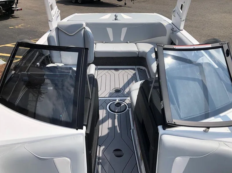 Slide: The Image of Malibu Wakesetter 20 VTX 2019 - 7