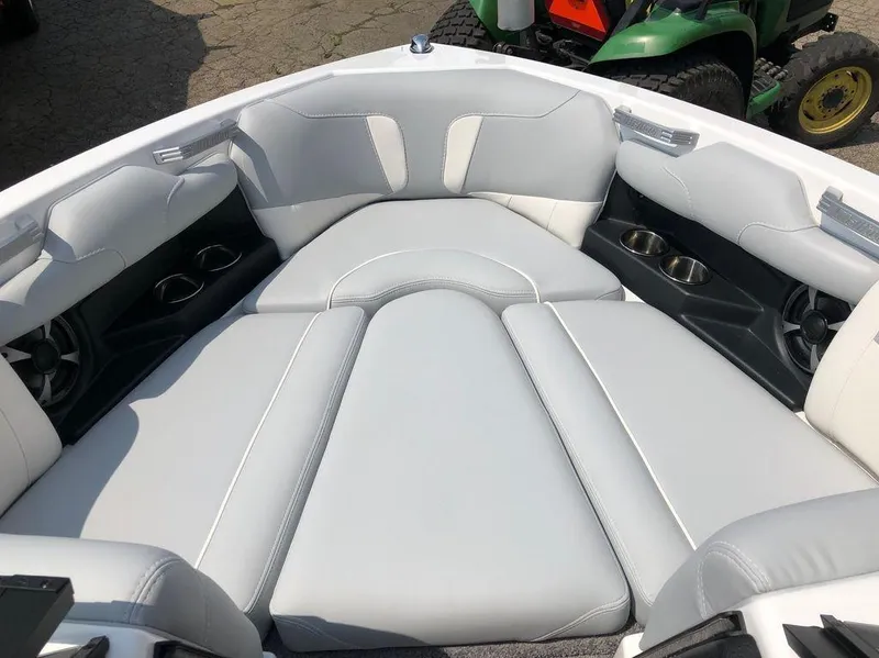 Slide: The Image of Malibu Wakesetter 20 VTX 2019 - 9