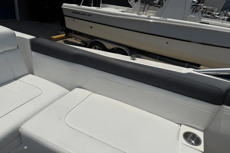 Slide: The Image of Sea Ray 260 SUNDECK 2014 - 19