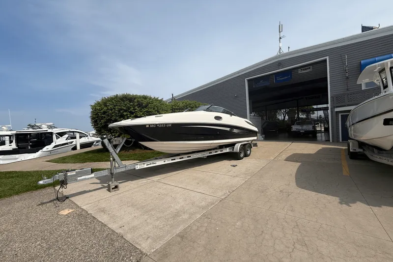 Slide: The Image of Sea Ray 260 SUNDECK 2014 - 2