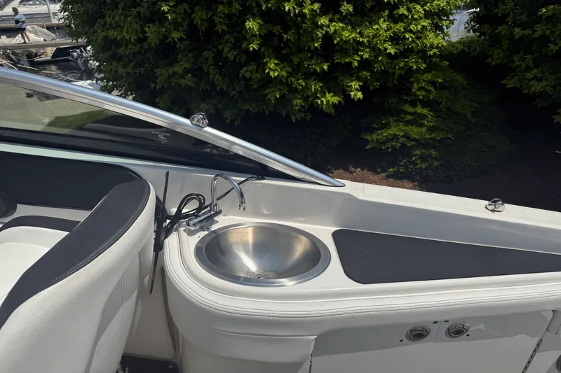 Slide: The Image of Sea Ray 260 SUNDECK 2014 - 25