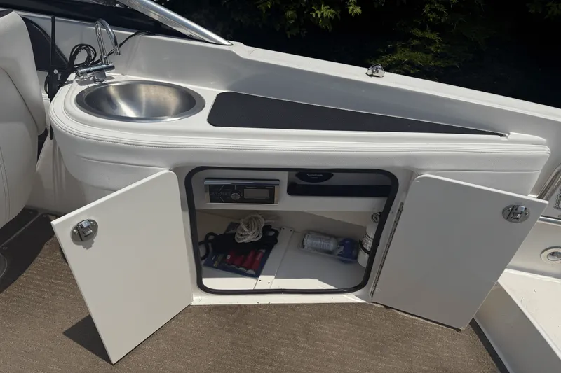 Slide: The Image of Sea Ray 260 SUNDECK 2014 - 27