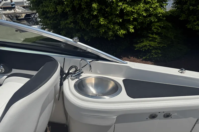 Slide: The Image of Sea Ray 260 SUNDECK 2014 - 28