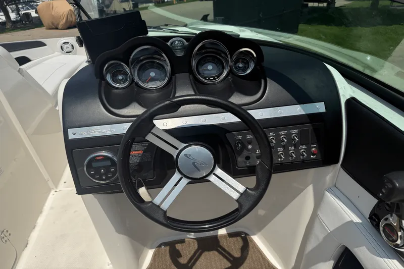 Slide: The Image of Sea Ray 260 SUNDECK 2014 - 30