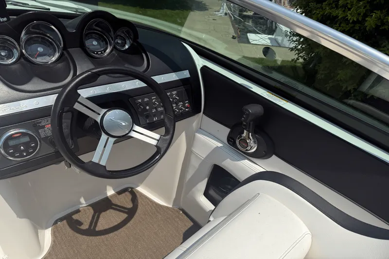 Slide: The Image of Sea Ray 260 SUNDECK 2014 - 31