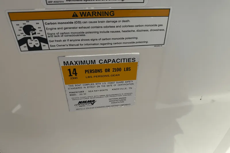 Slide: The Image of Sea Ray 260 SUNDECK 2014 - 39