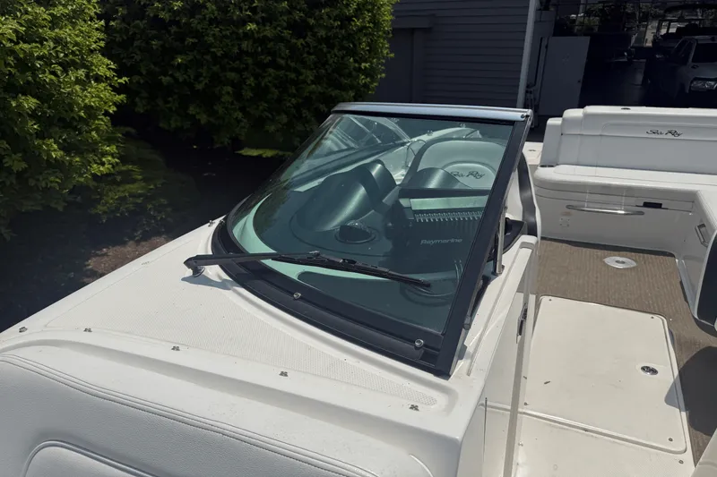 Slide: The Image of Sea Ray 260 SUNDECK 2014 - 42