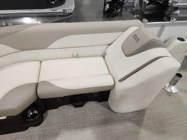 Slide: The Image of Avalon 2385 25 LSZ QL 2026 - 16