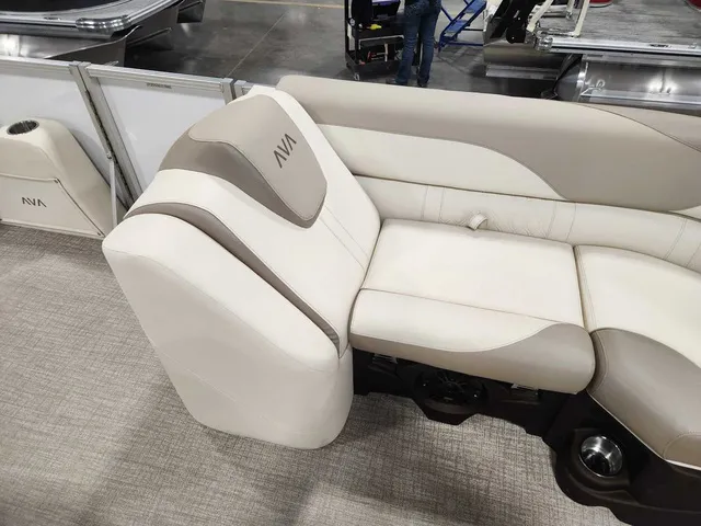 Slide: The Image of Avalon 2385 25 LSZ QL 2026 - 19