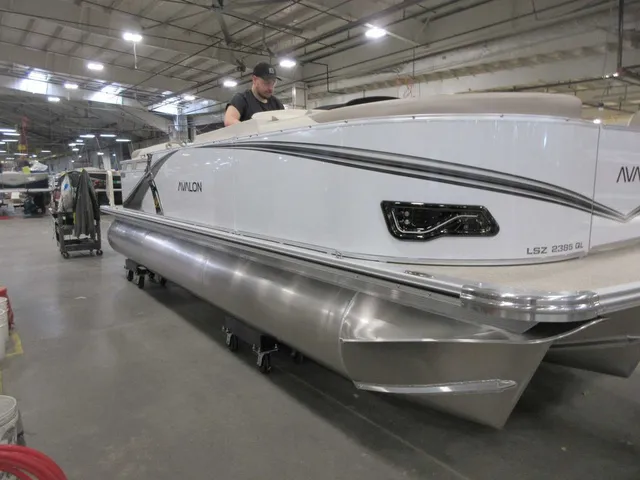 Slide: The Image of Avalon 2385 25 LSZ QL 2026 - 7