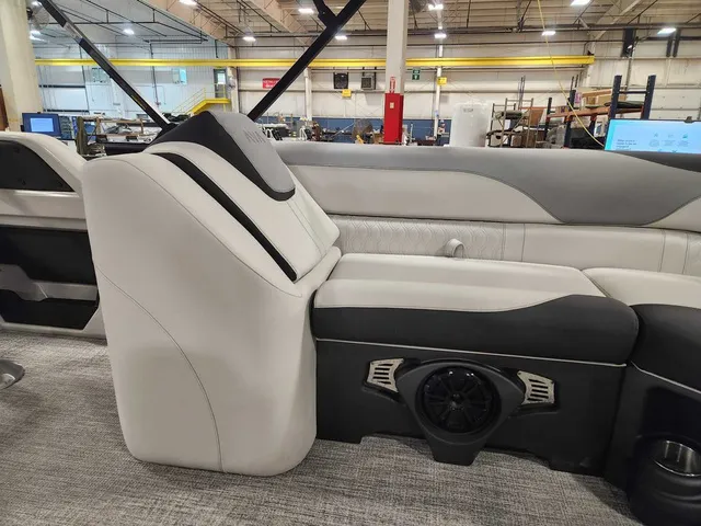 Slide: The Image of Avalon 2385 25 LSZ QL 2026 - 17
