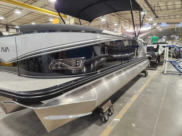 Slide: The Image of Avalon 2385 25 LSZ QL 2026 - 8