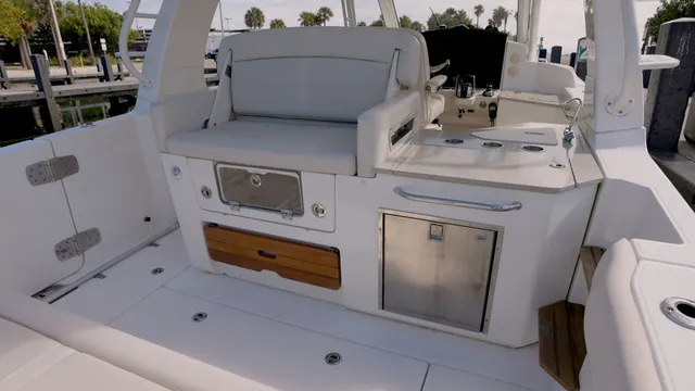 Slide: The Image of Boston Whaler 350 Realm 2019 - 19