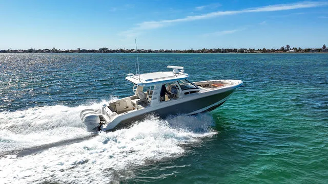 Slide: The Image of Boston Whaler 350 Realm 2019 - 30