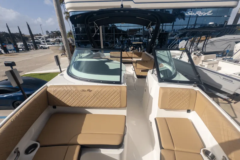 Slide: The Image of Sea Ray SDX 250 Outboard 2025 - 19