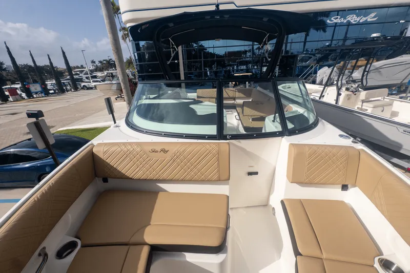 Slide: The Image of Sea Ray SDX 250 Outboard 2025 - 20