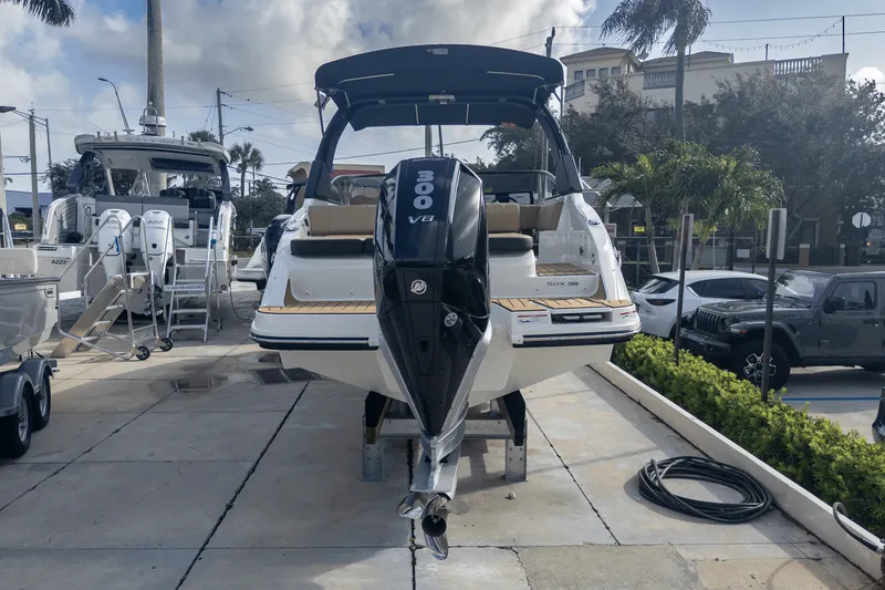 Slide: The Image of Sea Ray SDX 250 Outboard 2025 - 6