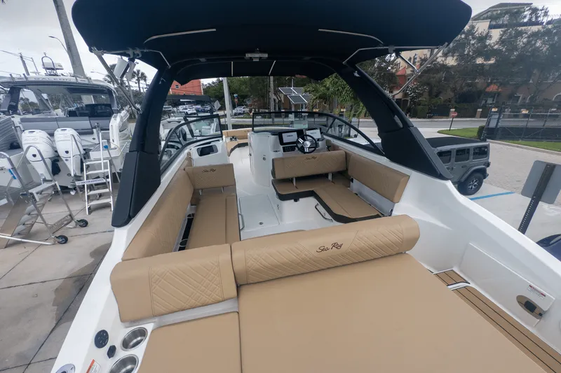 Slide: The Image of Sea Ray SDX 250 Outboard 2025 - 8