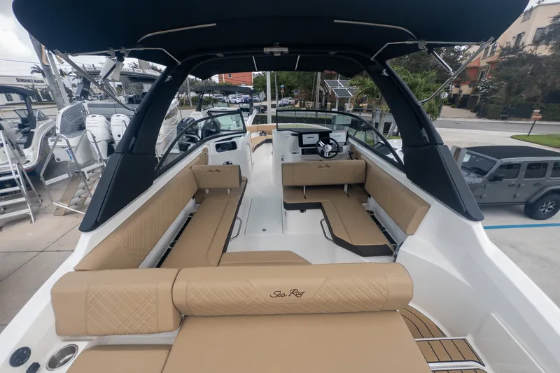 Slide: The Image of Sea Ray SDX 250 Outboard 2025 - 9