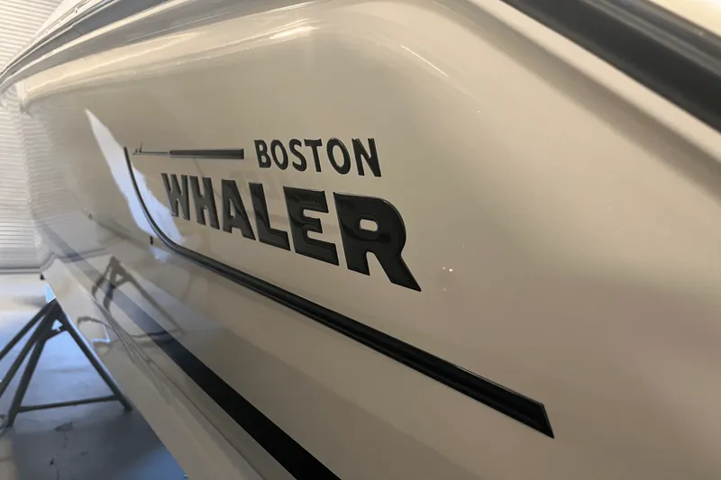 Slide: The Image of Boston Whaler 230 Outrage 2025 - 16