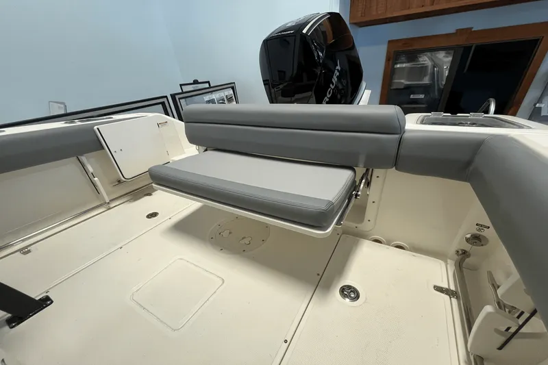 Slide: The Image of Boston Whaler 230 Outrage 2025 - 3