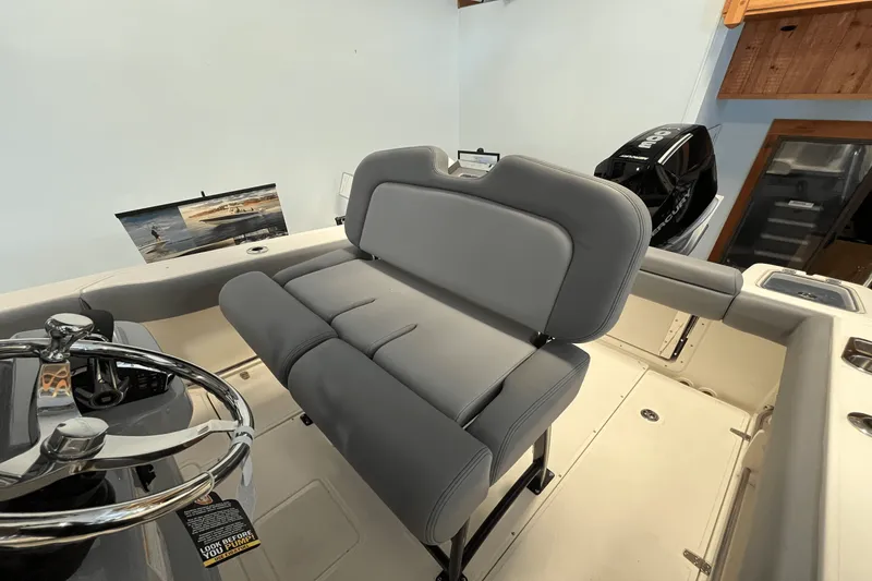 Slide: The Image of Boston Whaler 230 Outrage 2025 - 7