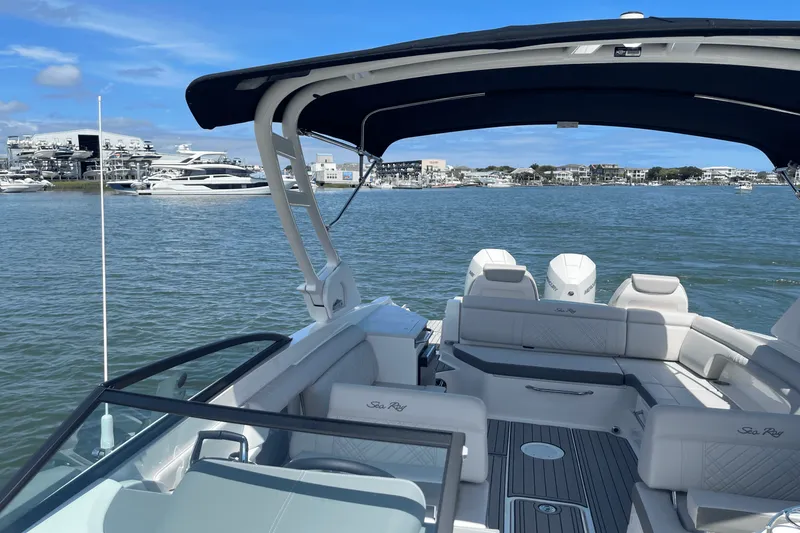 Slide: The Image of Sea Ray SDX 290 Outboard 2026 - 16