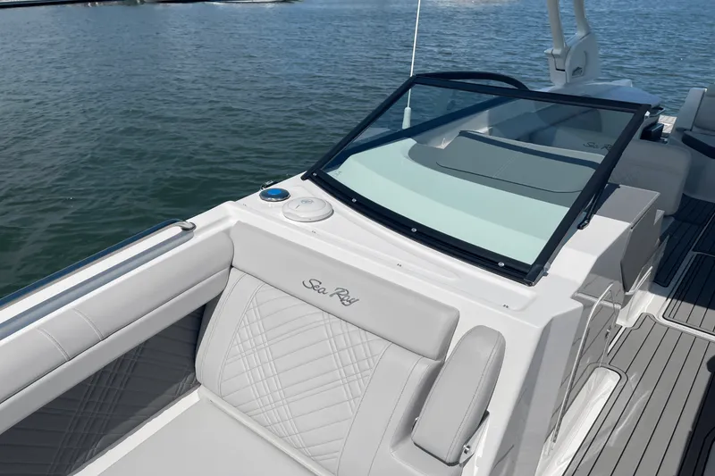 Slide: The Image of Sea Ray SDX 290 Outboard 2026 - 23