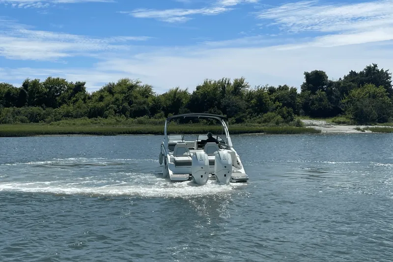 Slide: The Image of Sea Ray SDX 290 Outboard 2026 - 4