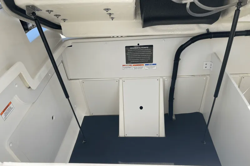 Slide: The Image of Sea Ray SDX 290 Outboard 2026 - 6