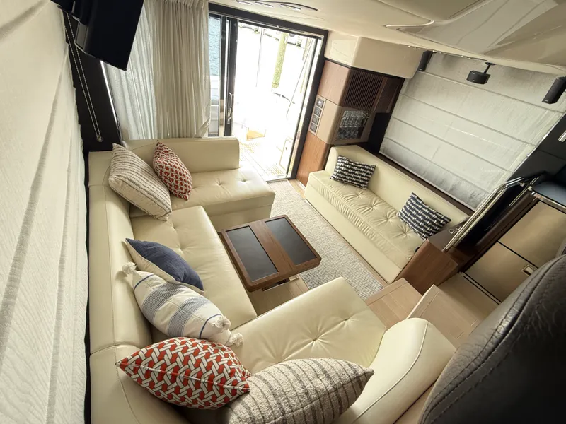 Slide: The Image of Azimut 50 FLY 2018 - 19